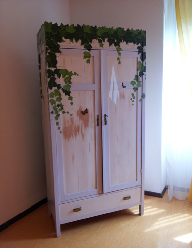 armadio decorato edera