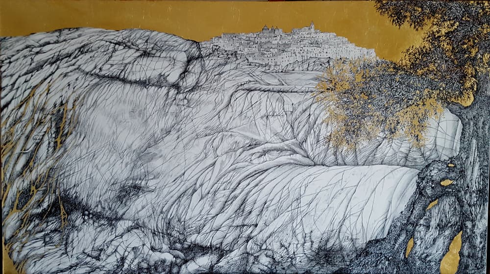 Alba dorata sulla città vecchia   1° PREMIO  TROFEO INTERNAZIONALE CITTA BIANCA 2020   matita china e foglia oro su tela  cm 160 x 90