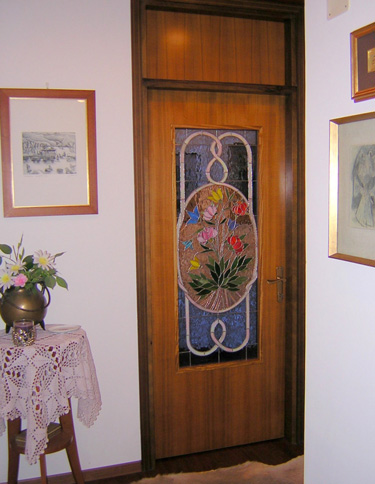 fiori vetrata tiffany in porta